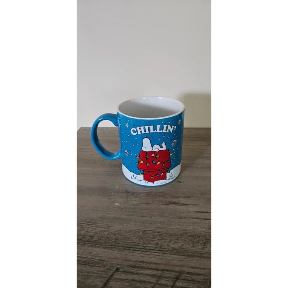 Snoopy Chillin Christmas Mug Lights Snow Blue White Red Holiday Cup